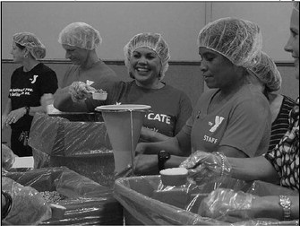 United Way Volunteers Fight Against Hunger