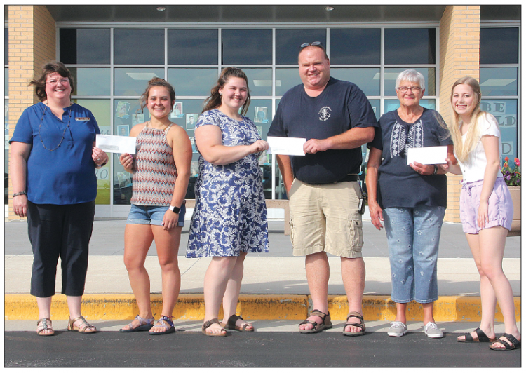 CHS Class Of 2020  Donates To The  Community